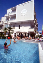 hotel rimini con piscina